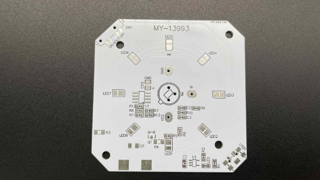 鋁基板與傳統 FR-4:散熱管理的比較分析